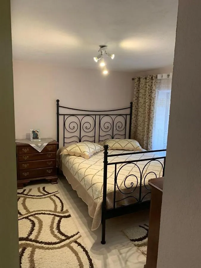 Lula Guesthouse Gjirokastër