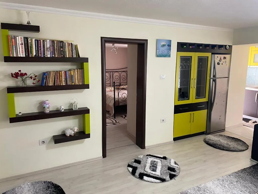 Lula Guesthouse Gjirokastër Apartamento